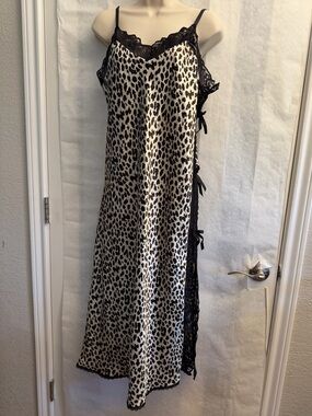 VTG Leopard Print night gown with Lace-& bow Trim‎ Sz-M. H8